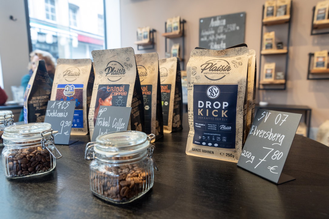 Auswahl an Kaffeebohnen und Produkten